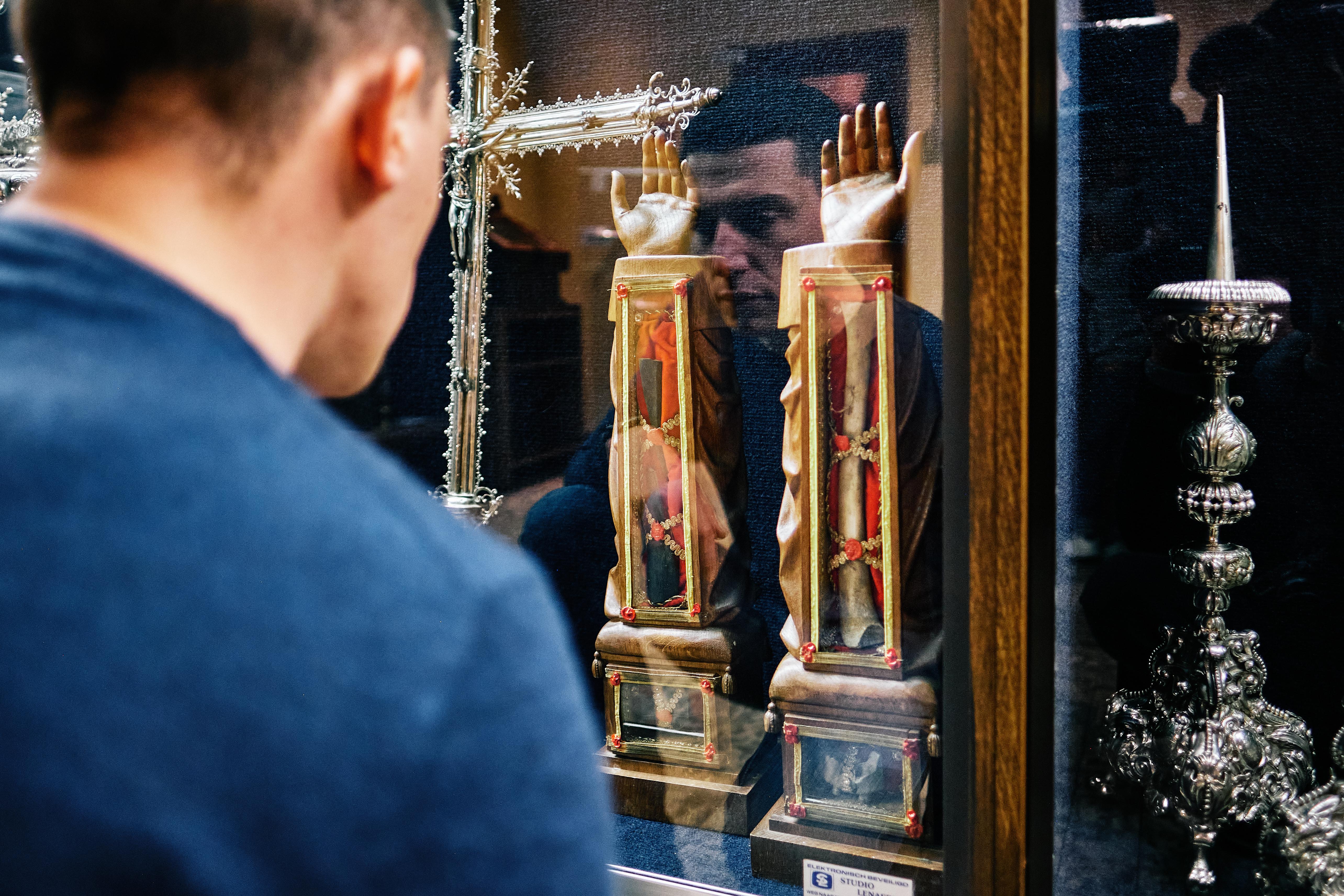 armschrijnen armrelieken relieken sint-catharinakerk kerkschatten musea maaseik